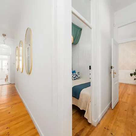 Large By Avenida Da Liberdade 7br * Лиссабон