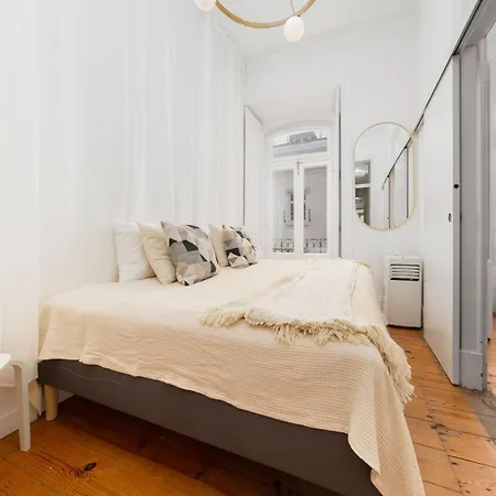 Large By Avenida Da Liberdade 7br Апартаменты