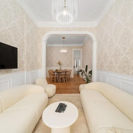 Large By Avenida Da Liberdade 7br Апартаменты