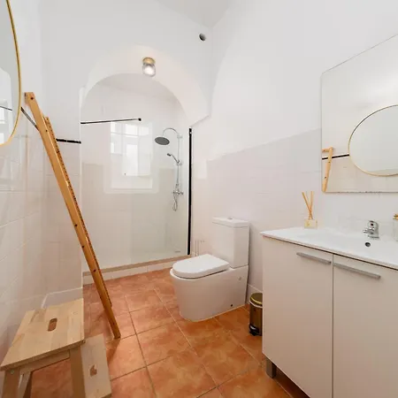 Large By Avenida Da Liberdade 7br Апартаменты *