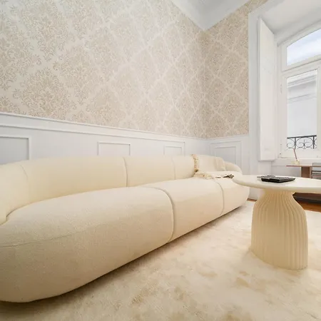 Large By Avenida Da Liberdade 7br Лиссабон