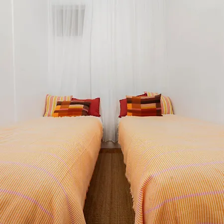 Large By Avenida Da Liberdade 7br * Лиссабон