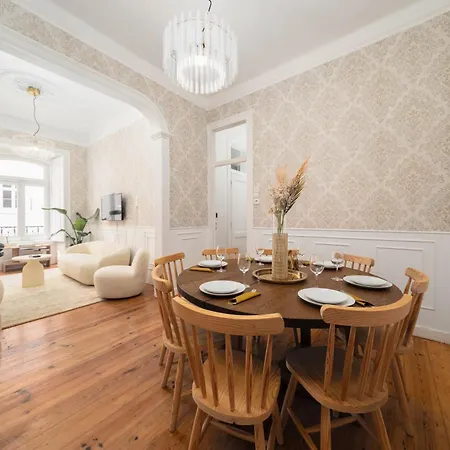 Апартаменты Large By Avenida Da Liberdade 7br Лиссабон