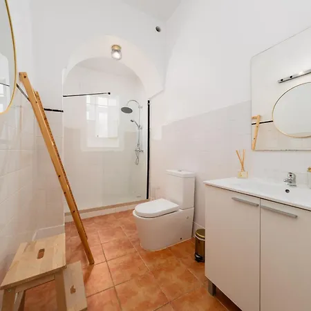 Апартаменты Large By Avenida Da Liberdade 7br Лиссабон